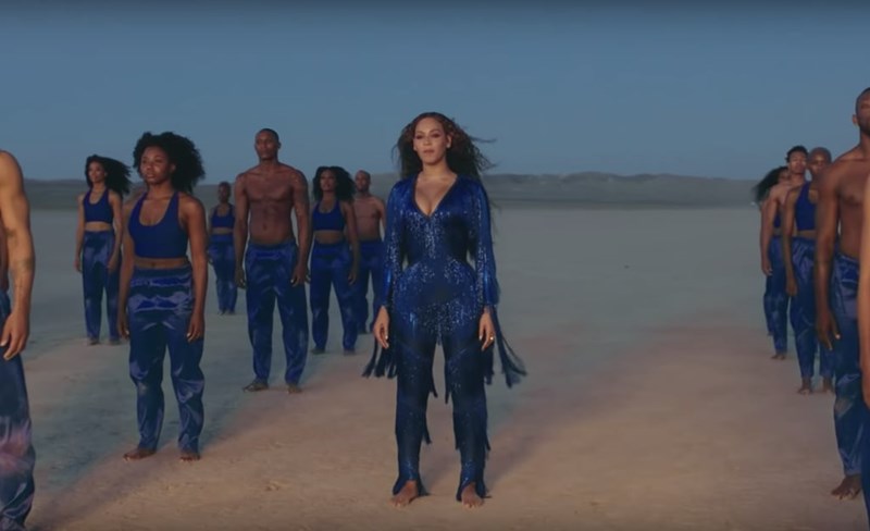 Δείτε όλα τα υπέροχα look της Beyoncé από το video clip του Spirit - εικόνα 10
