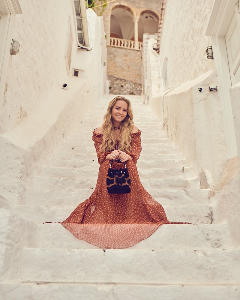 Marina Raphael: To ELLE συνάντησε την ανερχόμενη bag designer που αγαπούν οι influencers - εικόνα 1