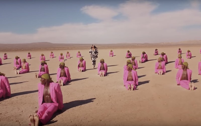 Δείτε όλα τα υπέροχα look της Beyoncé από το video clip του Spirit - εικόνα 6