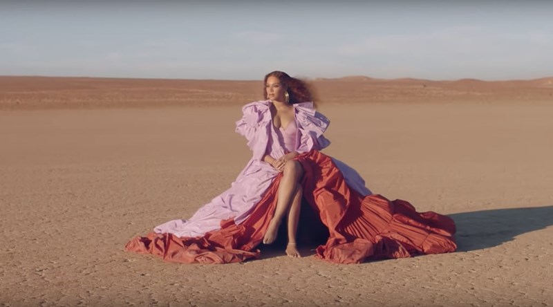 Δείτε όλα τα υπέροχα look της Beyoncé από το video clip του Spirit - εικόνα 1