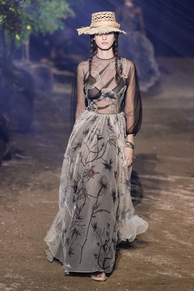 Στο δάσος του οίκου Dior - εικόνα 3