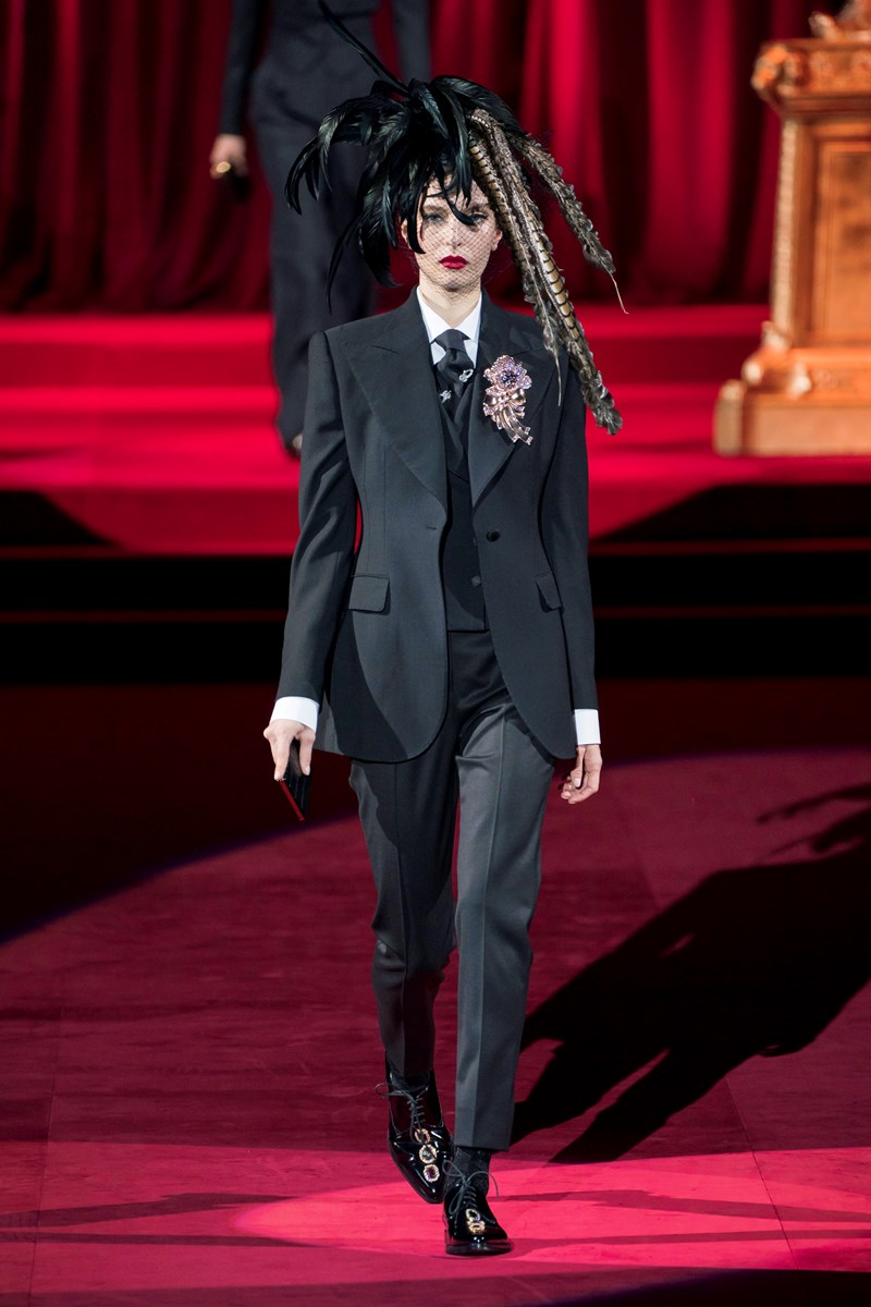 Power Girls: Γιατί τα κοστούμια έγιναν ξαφνικά τόσο hot; - εικόνα 1