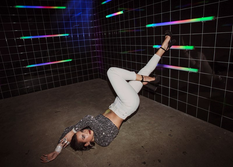 Η Dua Lipa σχεδίασε την πιο σέξυ συλλογή του φθινοπώρου - εικόνα 2