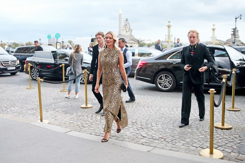 Η Kate Moss σου δείχνει πώς να φορέσεις το λεοπάρ φόρεμα - εικόνα 3