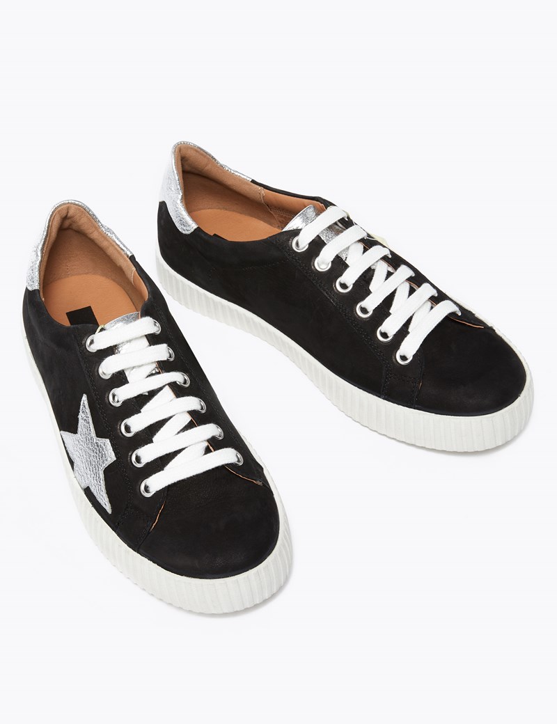 Fall in Love: Βρήκαμε τα must κομμάτια της φθινοπωρινής γκαρνταρόμπας σε προσφορά 20% - εικόνα 15