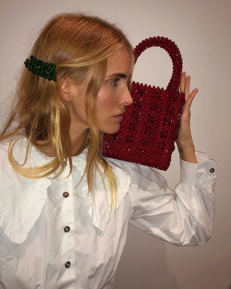 Δες πόσο μοντέρνο δείχνει το κλασικό λευκό πουκάμισο με γιακά (8 look) - εικόνα 2