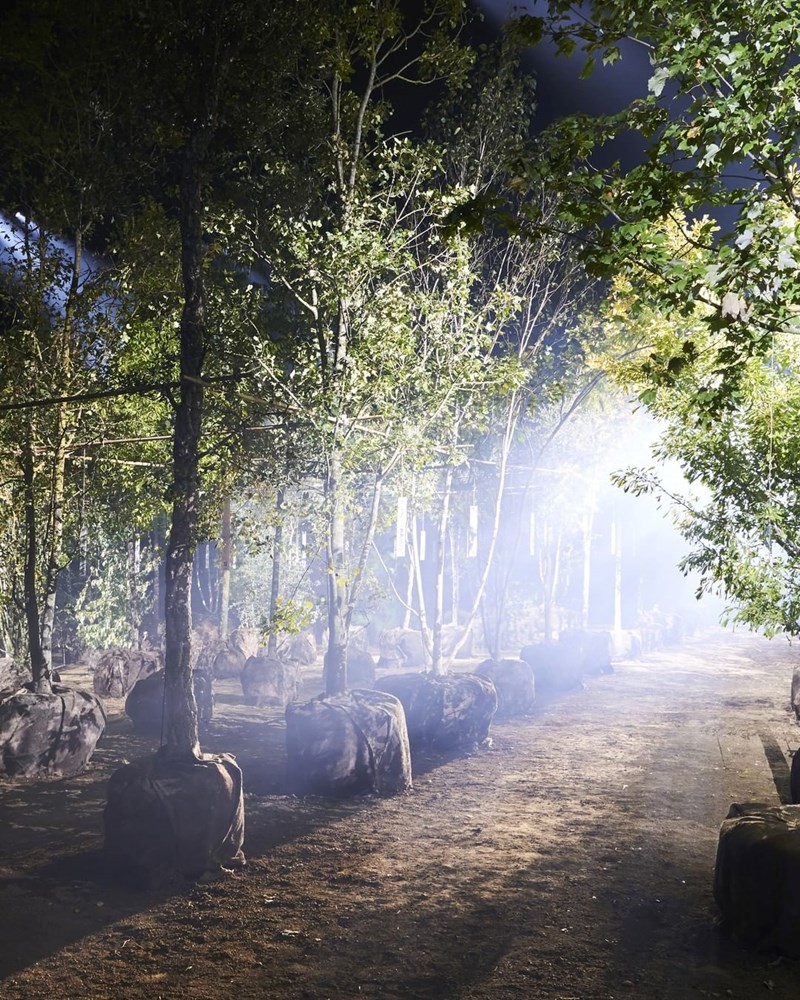 Στο δάσος του οίκου Dior - εικόνα 2