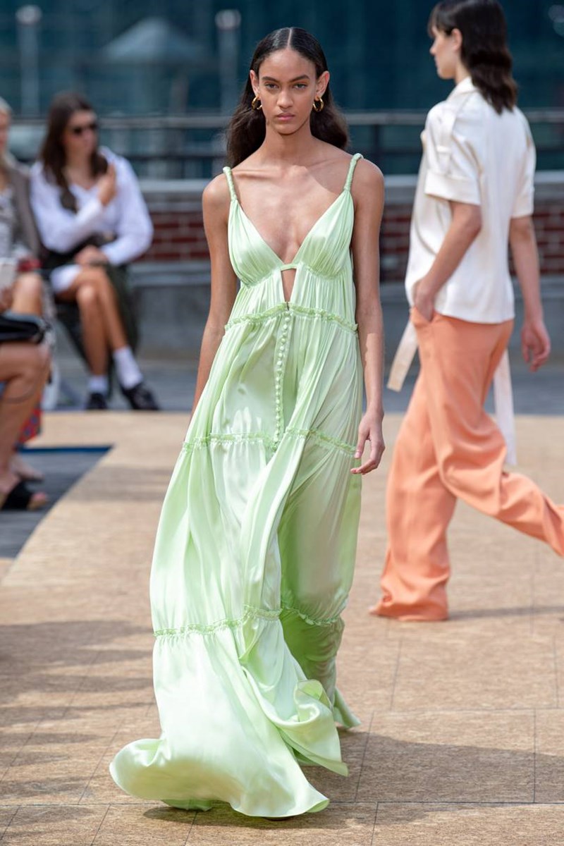 Μάθε από τώρα το χρώμα που θα λατρέψεις την επόμενη άνοιξη #FirstLook - εικόνα 1