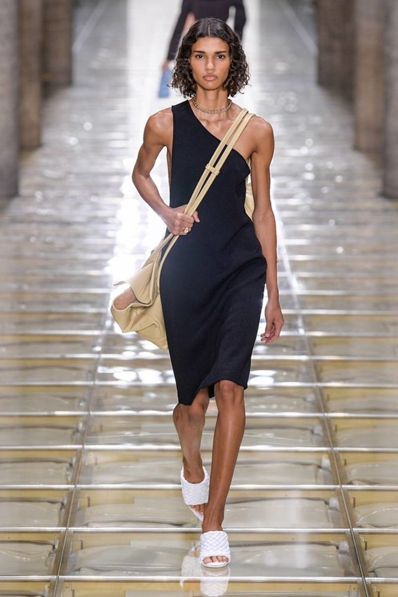 4 λόγοι που κάνουν τον οίκο Bottega Veneta το νέο big hit - εικόνα 1