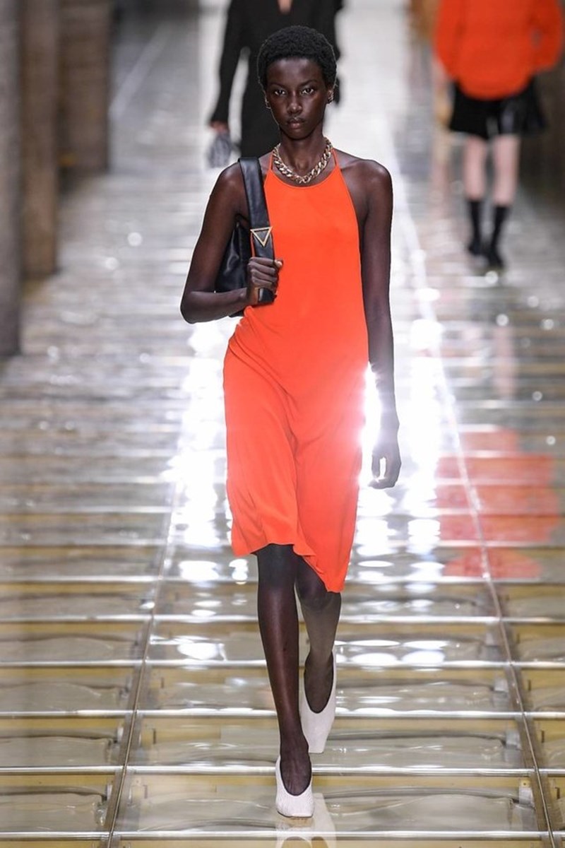 4 λόγοι που κάνουν τον οίκο Bottega Veneta το νέο big hit - εικόνα 2