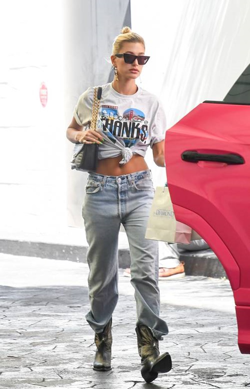 H Hailey Bieber φοράει ήδη τα πιο hot παπούτσια του φθινοπώρου - εικόνα 5