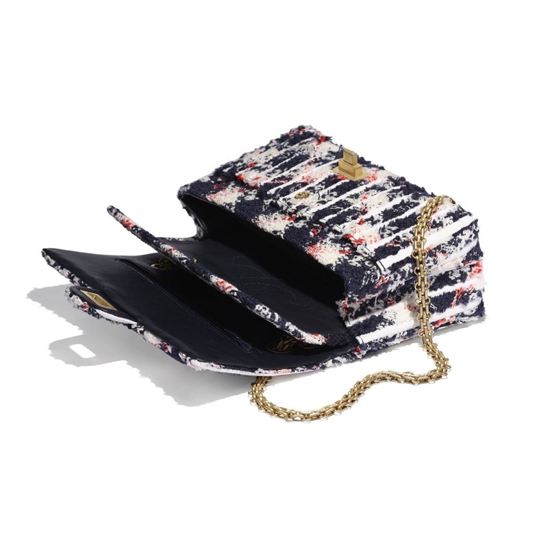 2.55: Τι κρύβεται πίσω από την ημερομηνία-σταθμό της μόδας; - εικόνα 8