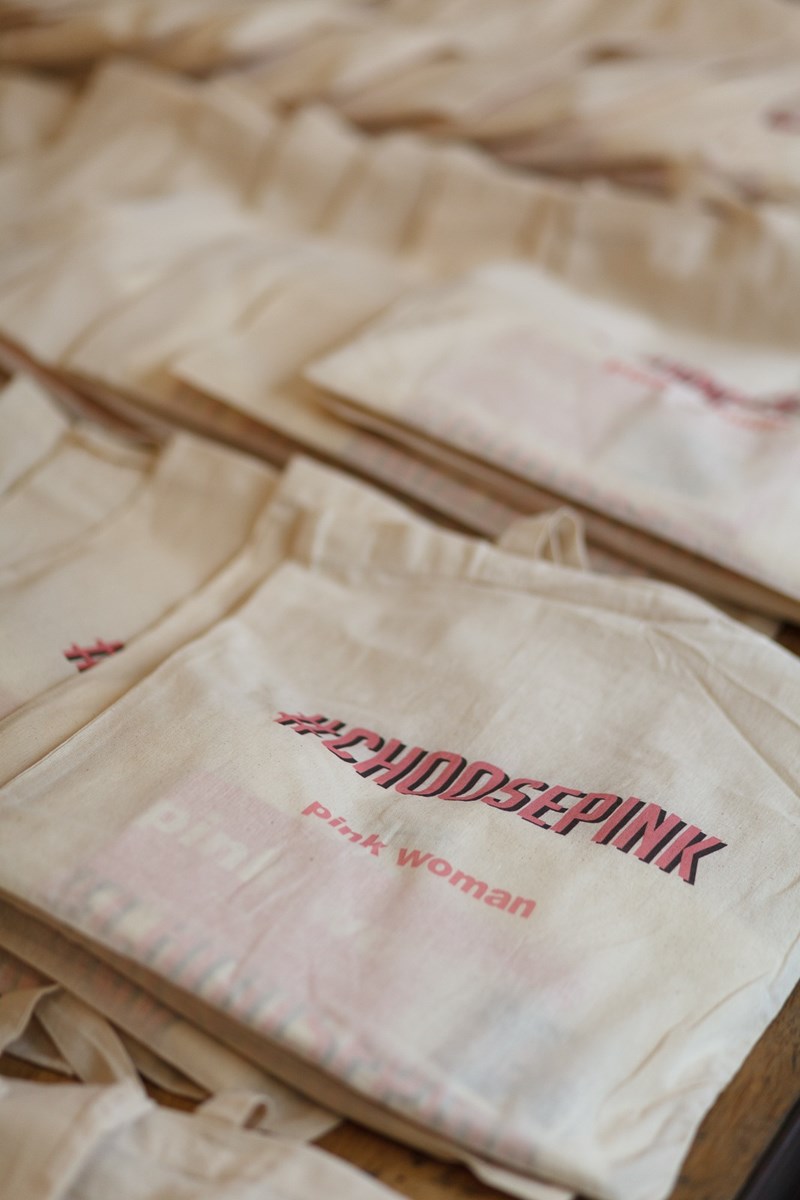 Οι συντάκτριες του ELLE.gr στο πιο ροζ πάρτι της πόλης - εικόνα 7