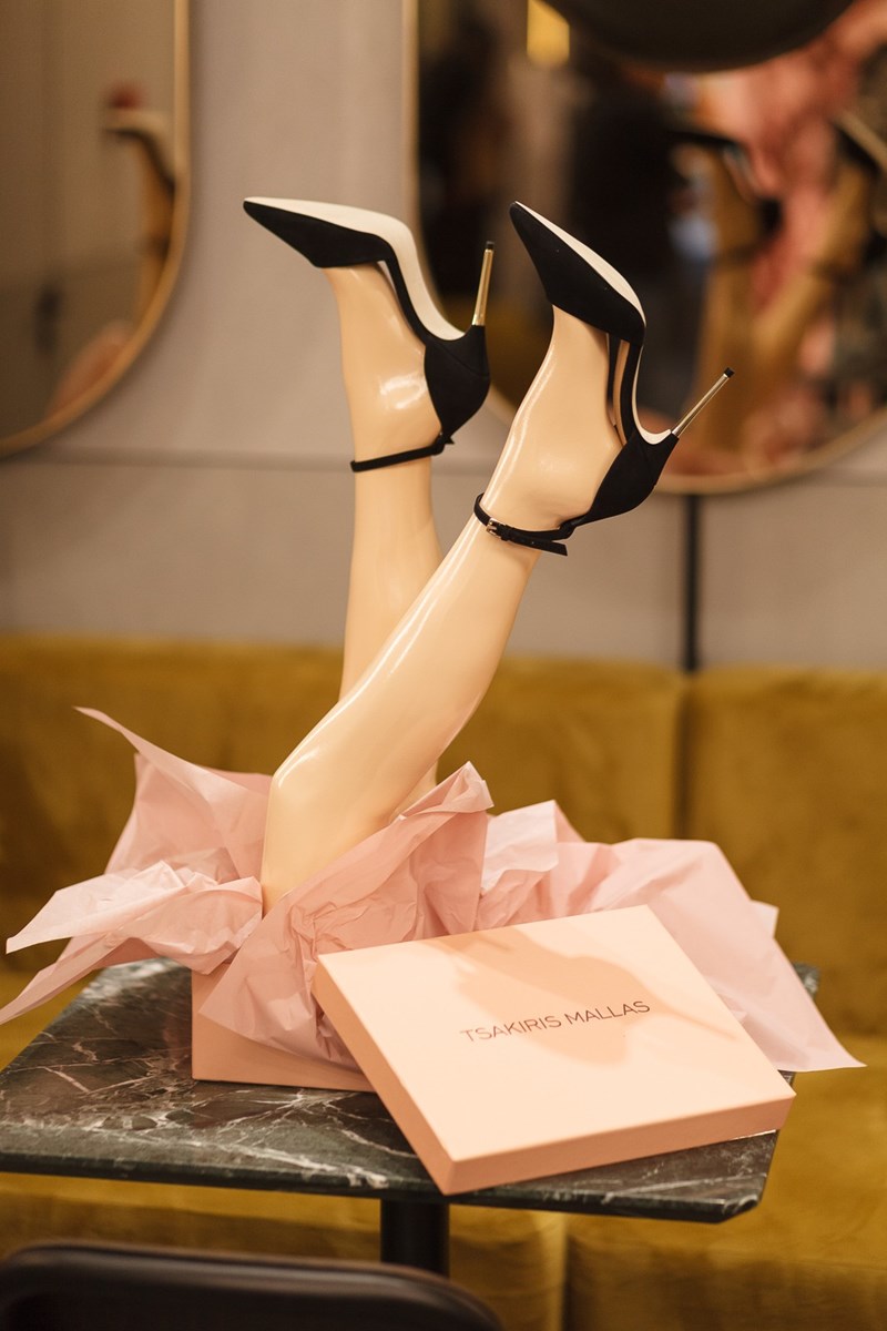 Οι συντάκτριες του ELLE.gr είδαν πρώτες τα hot παπούτσια του χειμώνα (και σου τα δείχνουν όλα) - εικόνα 1