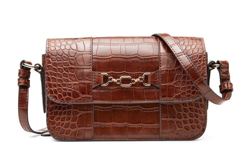 Αντιγράψαμε το πιο δυναμικό λουκ του street style μόνο με οικονομικά κομμάτια - εικόνα 5