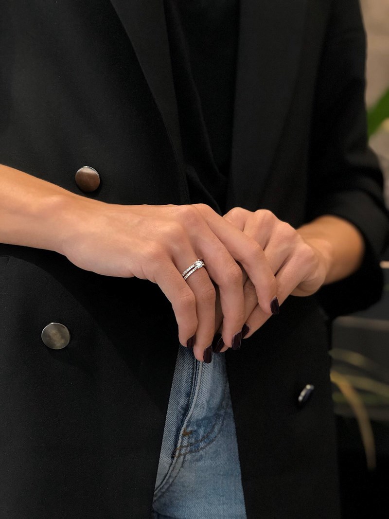 Just Say Yes: Πώς θα συνδυάσετε το μονόπετρο με τις βέρες σας; - εικόνα 6