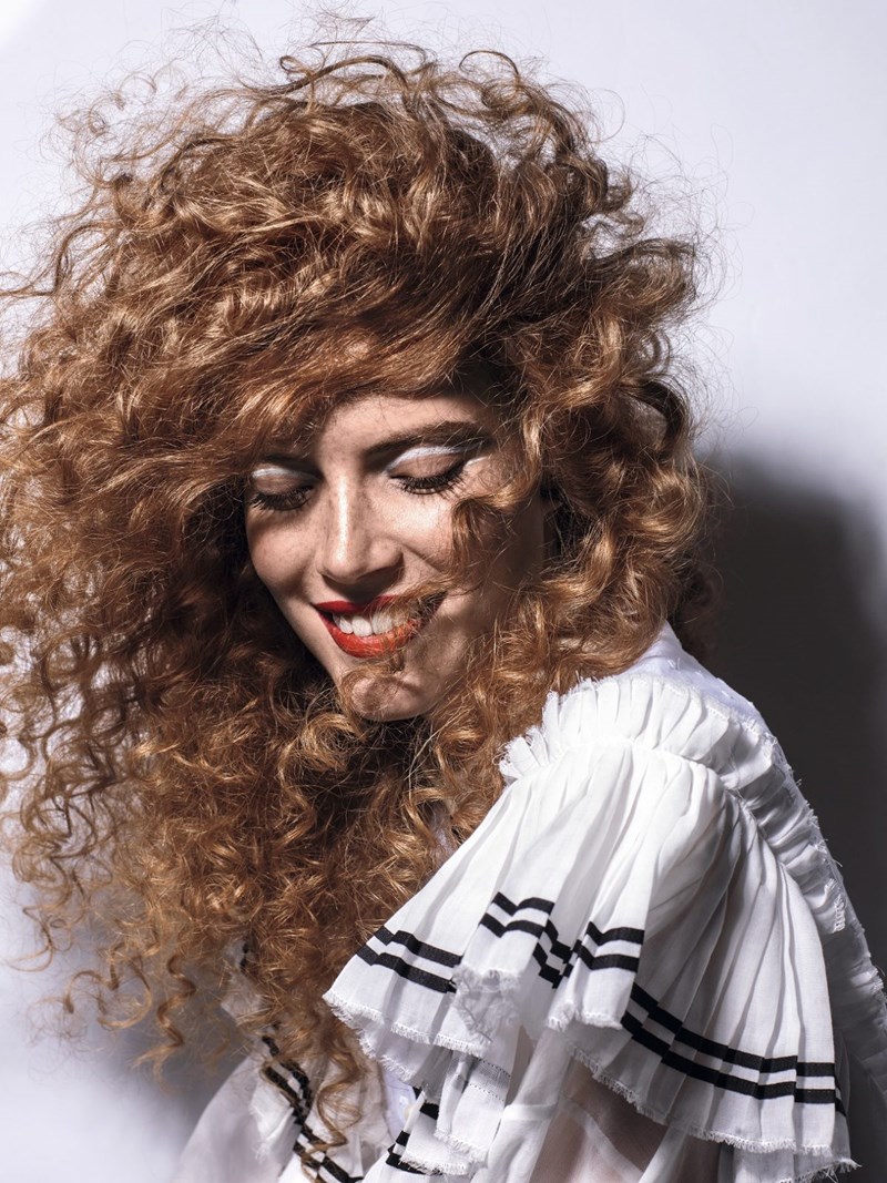 Έχεις μπούκλες; Έτσι θα τις αναδείξεις στο μεγαλύτερο ατού της ομορφιάς σου - εικόνα 1