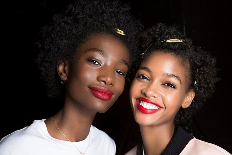 Έχεις μπούκλες; Έτσι θα τις αναδείξεις στο μεγαλύτερο ατού της ομορφιάς σου - εικόνα 4