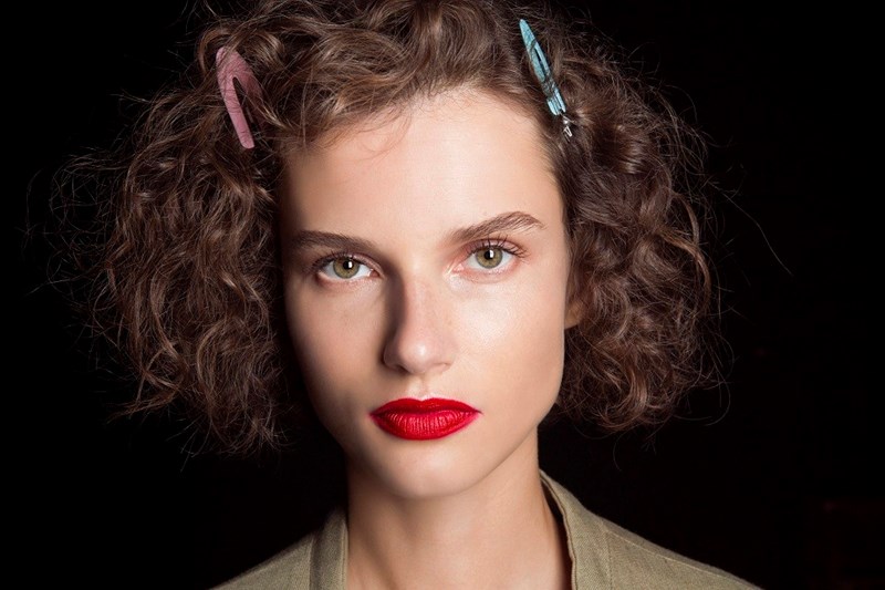 Έχεις μπούκλες; Έτσι θα τις αναδείξεις στο μεγαλύτερο ατού της ομορφιάς σου - εικόνα 3