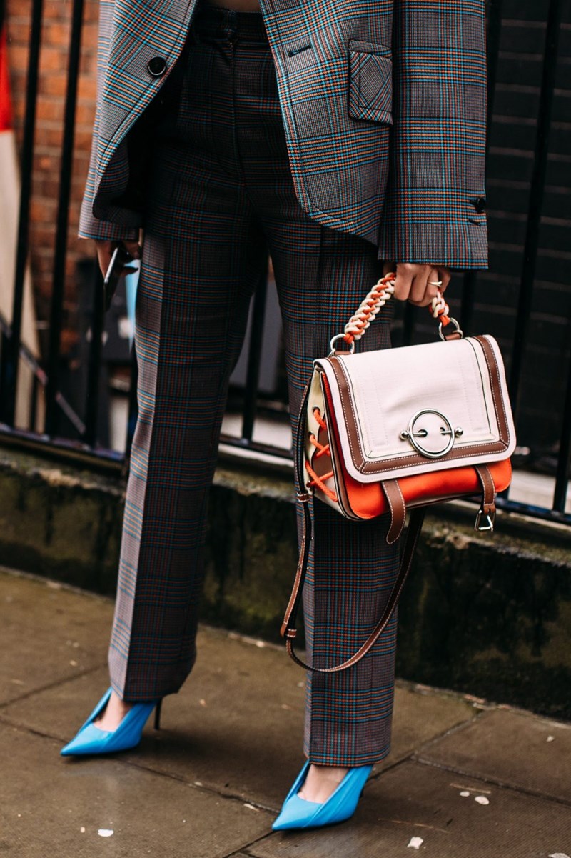 5 φθινοπωρινά παπούτσια για να μην φοράς μόνο μποτάκια - εικόνα 1