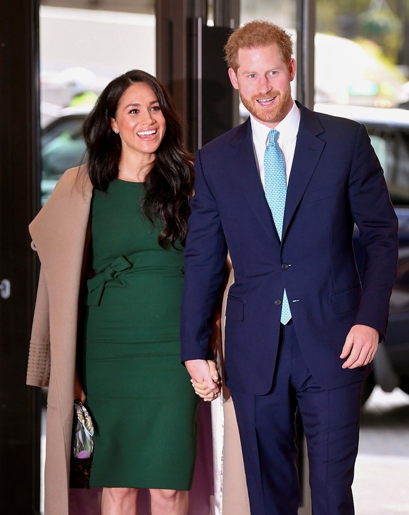 H Meghan Markle φόρεσε ξανά το φόρεμα των αρραβώνων της (και της πάει απίστευτα!) - εικόνα 2