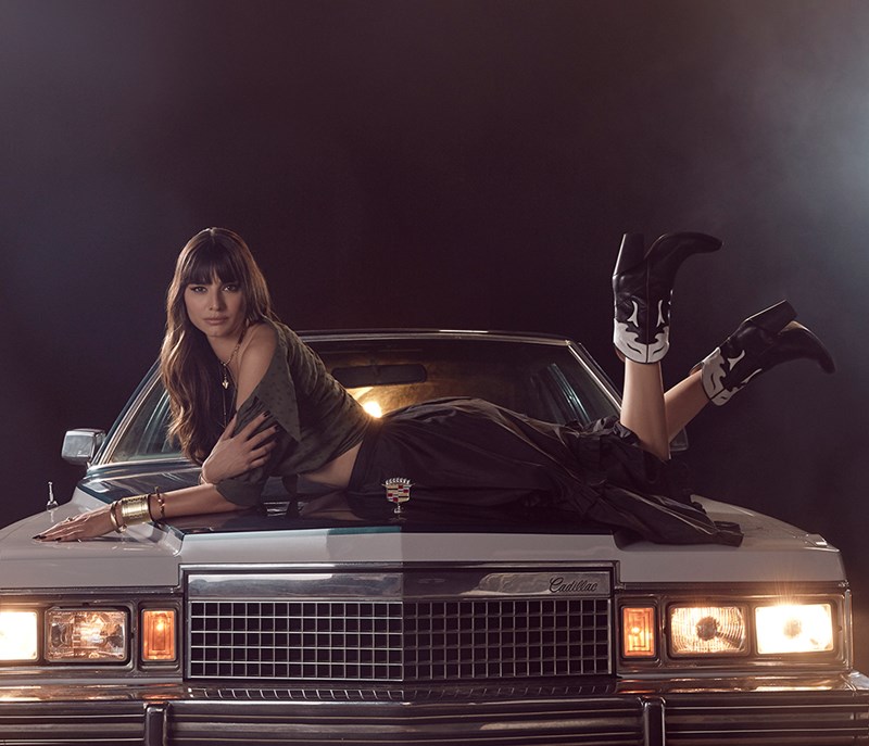 Ακολουθήσαμε την Ηλιάνα Παπαγεωργίου και μάθαμε γιατί δεν αποχωρίζεται τα hot παπούτσια Tsakiris Mallas - εικόνα 1