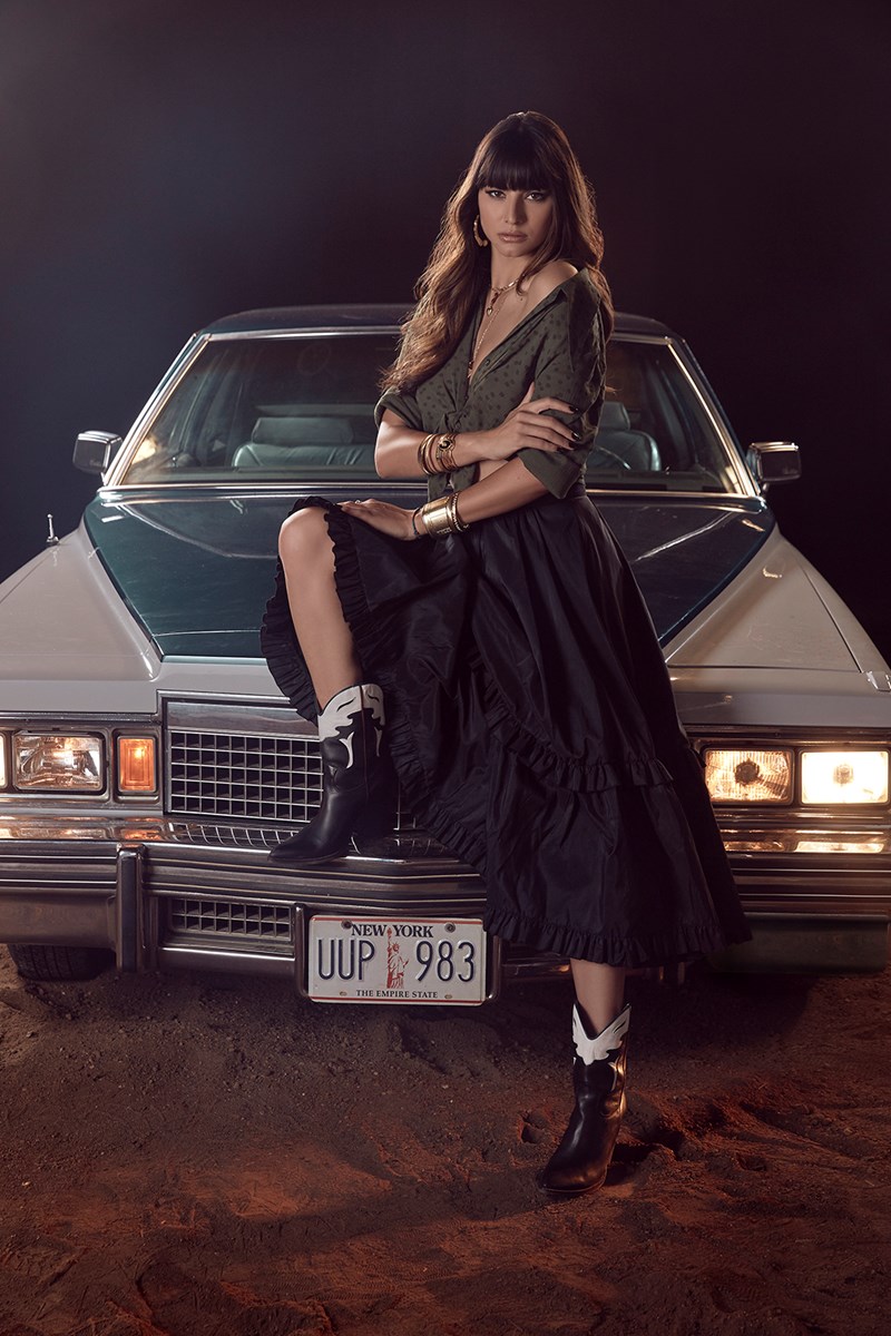 Ακολουθήσαμε την Ηλιάνα Παπαγεωργίου και μάθαμε γιατί δεν αποχωρίζεται τα hot παπούτσια Tsakiris Mallas - εικόνα 3