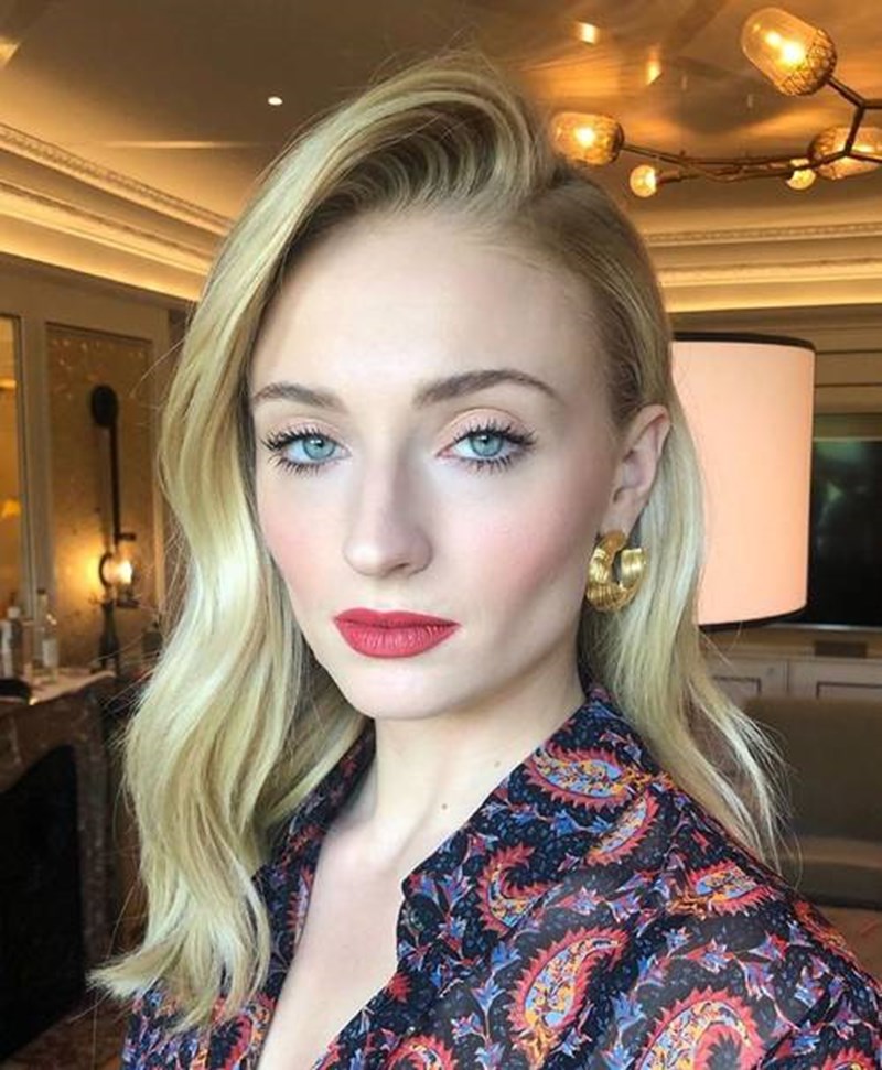 9 beauty looks της Sophie Turner που θα αντιγράψουμε άμεσα - εικόνα 7