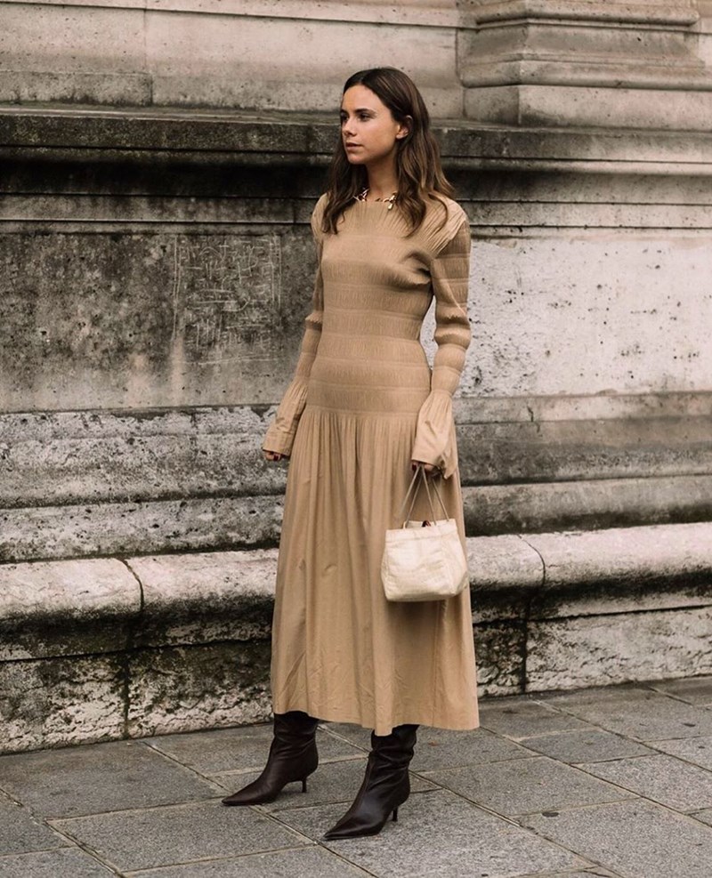 Dress & Boots: 4 υπέροχοι συνδυασμοί που πρέπει οπωσδήποτε να δοκιμάσεις (+τα κομμάτια που θα χρειαστείς) - εικόνα 5