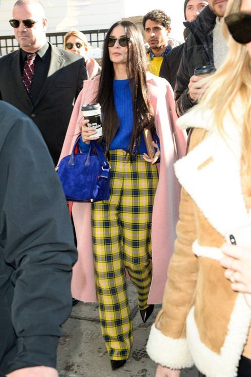 5 outfits από τις over 50 σταρ με το ωραιότερο στυλ - εικόνα 3