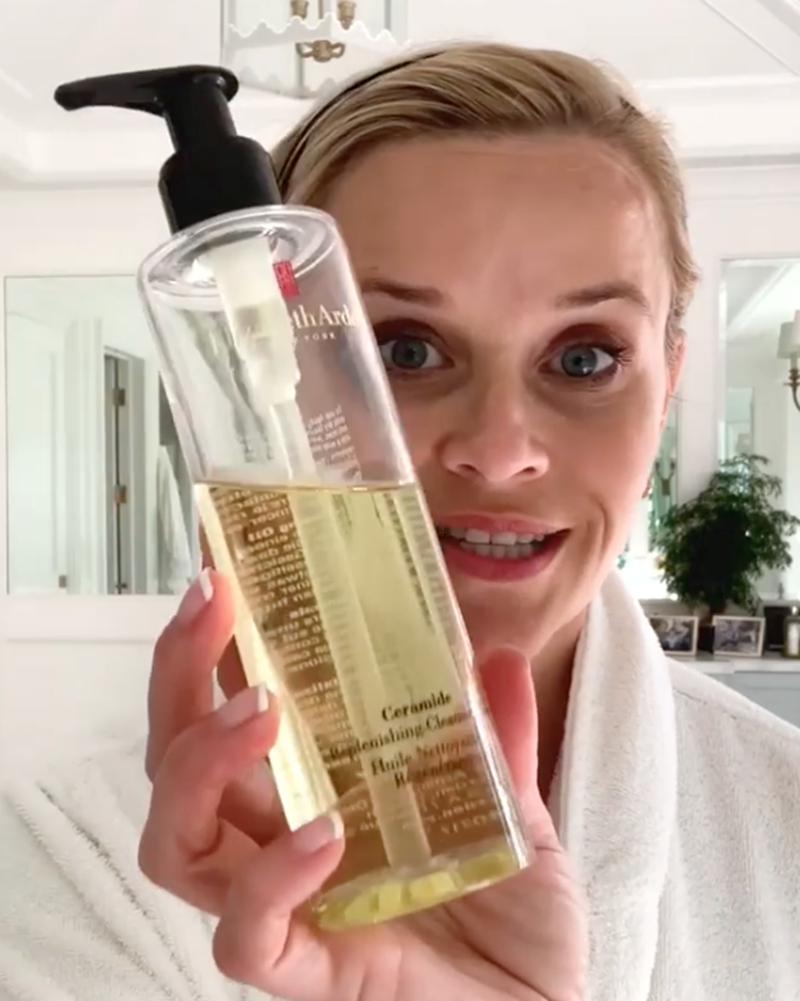 Reese Witherspoon: Περιποιείται το δέρμα της μόνο με 4 προϊόντα - εικόνα 2