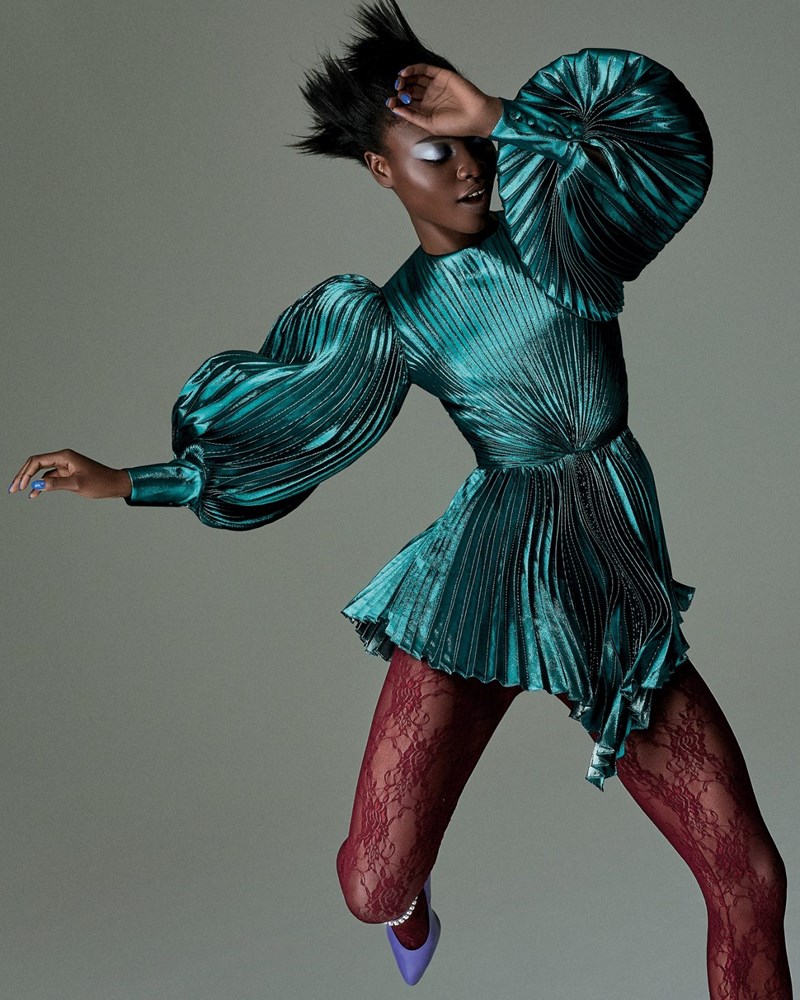 Electric Nights: 6 λουκ που λάμπουν στα φώτα της νύχτας - εικόνα 3