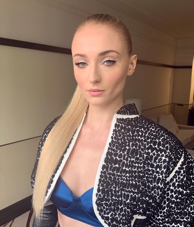 Λευκό eyeliner: Έτσι θα το εντάξεις στα looks σου με επιτυχία - εικόνα 1