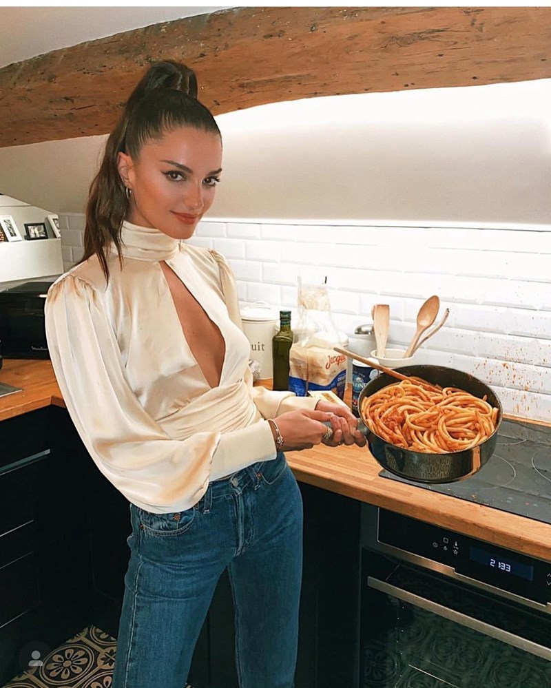 Ρωτήσαμε την Παριζιάνα Gabrielle Caunesil να μας αποκαλύψει τα 5 αγαπημένα της κομμάτια - εικόνα 2