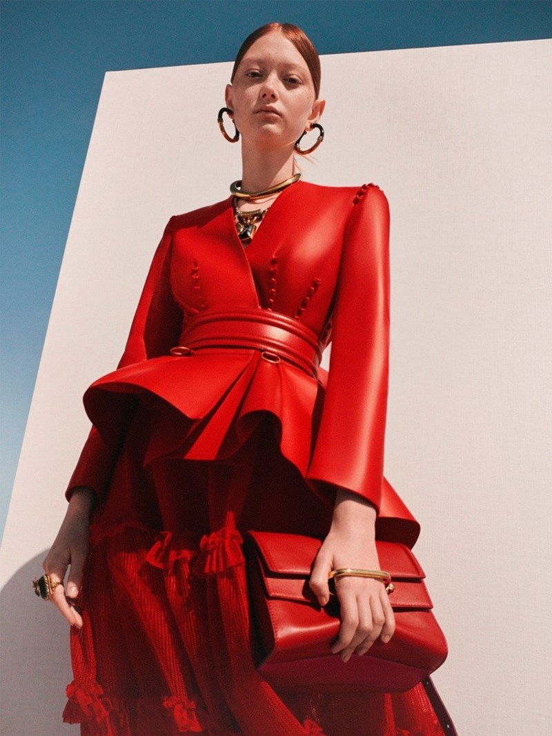 First Look: Η νέα τσάντα του Alexander McQueen αφηγείται τη δική της ιστορία - εικόνα 1