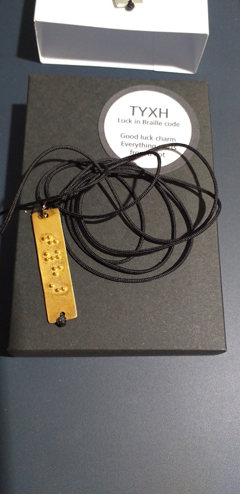 Dots. Art for All: Αυτά τα κοσμήματα στέλνουν ένα σημαντικό κοινωνικό μήνυμα που αξίζει να ακούσουμε - εικόνα 2