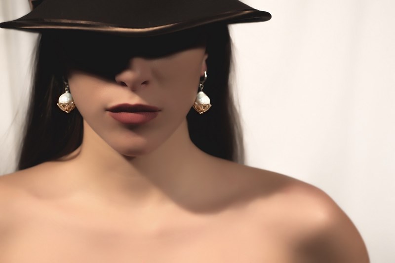 Η ζωγραφική συναντά την τέχνη του κοσμήματος σε μια έκθεση που αξίζει να επισκεφτείς - εικόνα 1