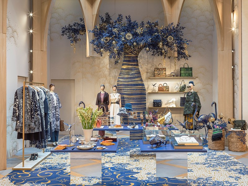 Ο οίκος Dior φόρεσε τα γιορτινά του - εικόνα 5