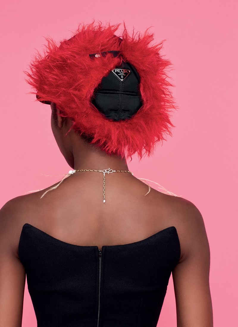 So fluffy: Τα eco-fur αξεσουάρ είναι η τάση που θα αγκαλιάσεις αυτό το χειμώνα - εικόνα 2