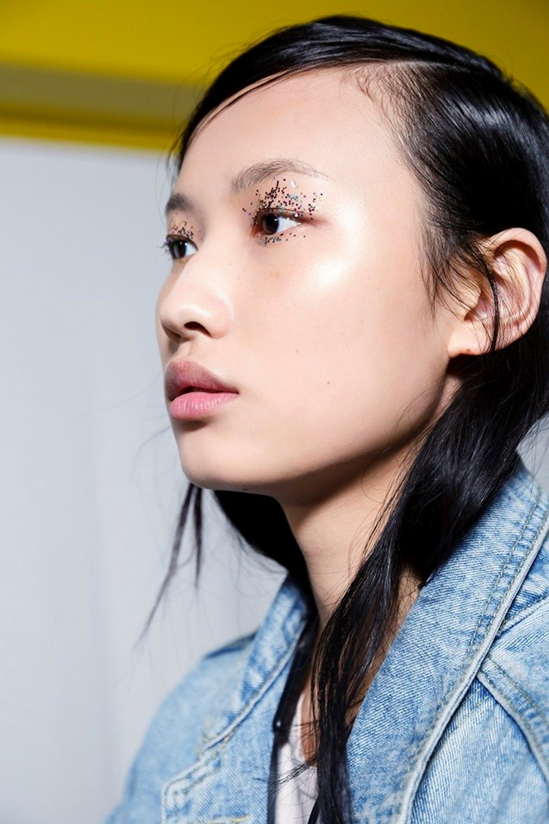 Glossy look: Πώς να δείχνεις λαμπερή 24/7 - εικόνα 4