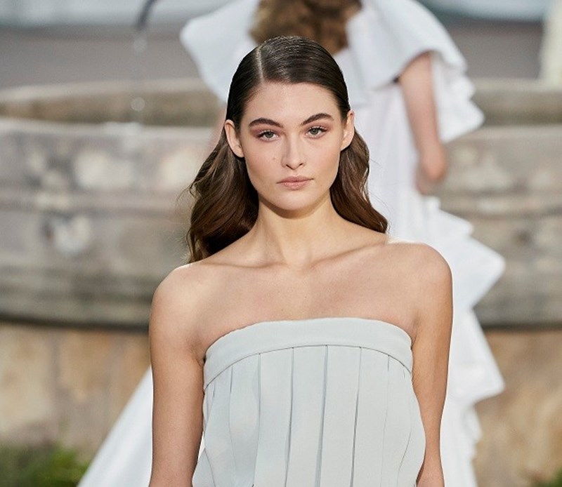 Τα ωραιότερα beauty looks από την Εβδομάδα Υψηλής Ραπτικής - εικόνα 2