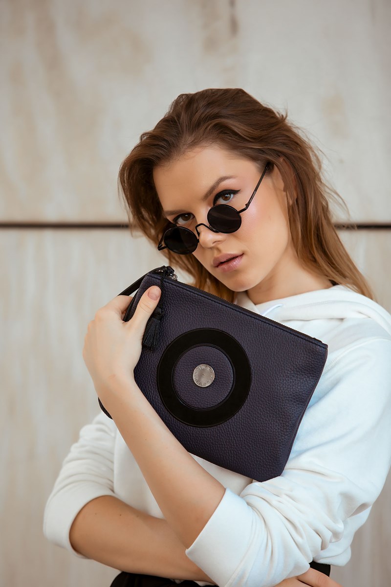 Christina Malle: Αυτές οι τσάντες έχουν ένα πολύ δυνατό χαρακτηριστικό - εικόνα 3