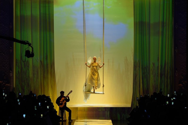 Jean Paul Gaultier: 50 χρόνια ιστορίας μέσα από τα καλύτερα shows του - εικόνα 10