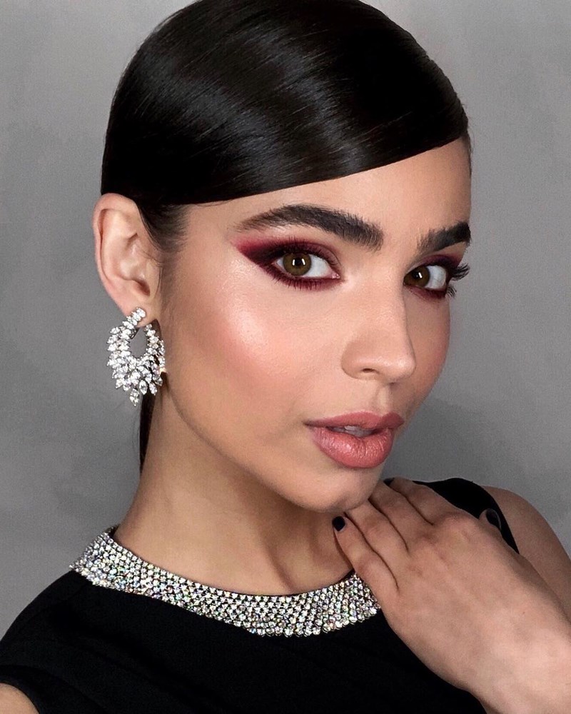 Μπορντό σκιά: Η τάση που θα σε κάνει να ξεχάσεις (για λίγο) τα neutrals - εικόνα 7