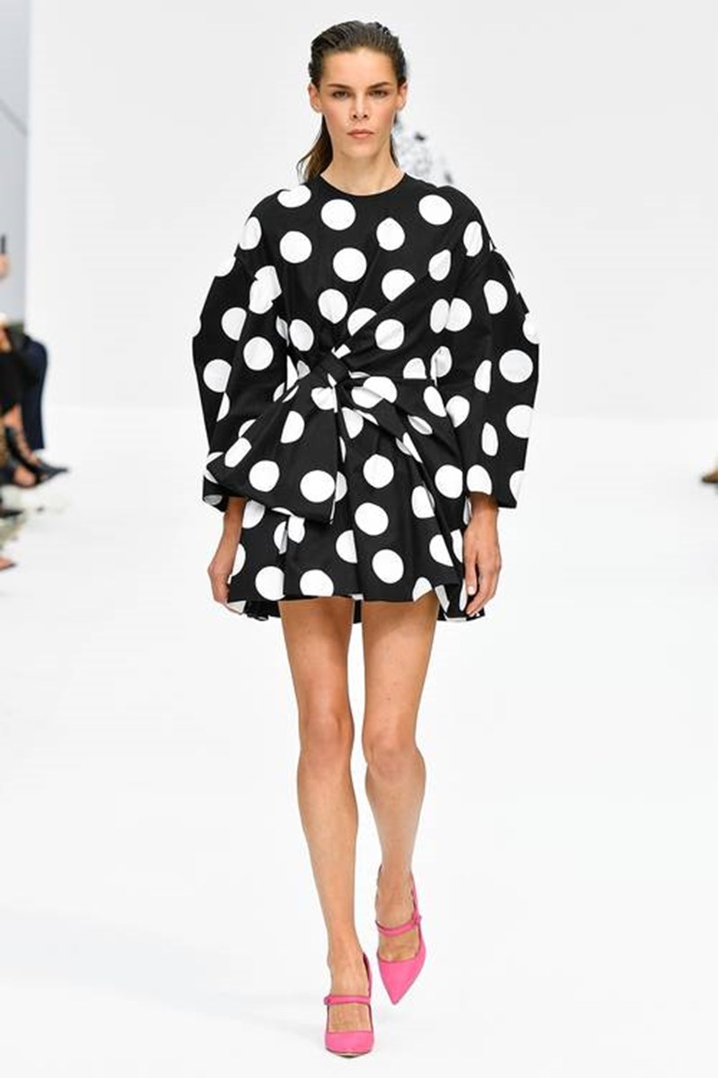 Άνοιξη 2020: 6 φορέματα από τα ντεφιλέ που πρέπει να βάλεις στη λίστα σου - εικόνα 2