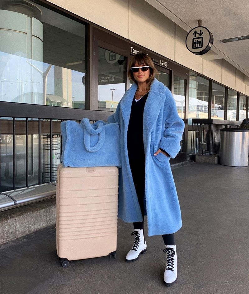 8 χρώματα που όλες θα συνδυάσουμε με τα denim παντελόνια μας - εικόνα 5