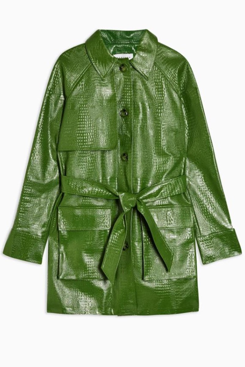 Η Hailey Bieber μας βάζει τα γυαλιά! Το πανωφόρι της είναι το απόλυτο must-have της Άνοιξης - εικόνα 3