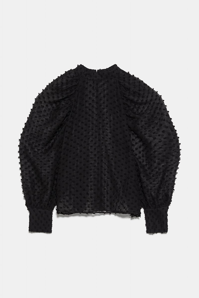 Με αυτά τα μαύρα sexy tops δεν θα νιώσεις αδιάφορη ποτέ ξανά! - εικόνα 3