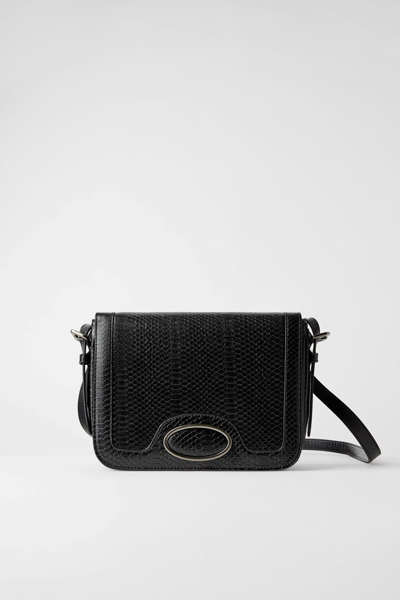 5 οικονομικές μαύρες τσάντες που θα κρατάς για πάντα! - εικόνα 5