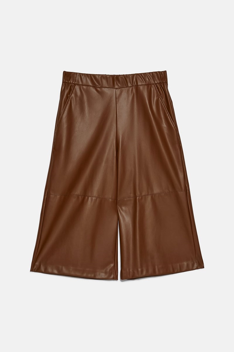 Όλες θα φορούν δερμάτινη βερμούδα την άνοιξη + οι ωραιότερες που κυκλοφορούν - εικόνα 4